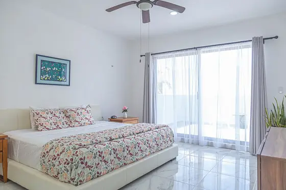 Main bedroom, garden light
